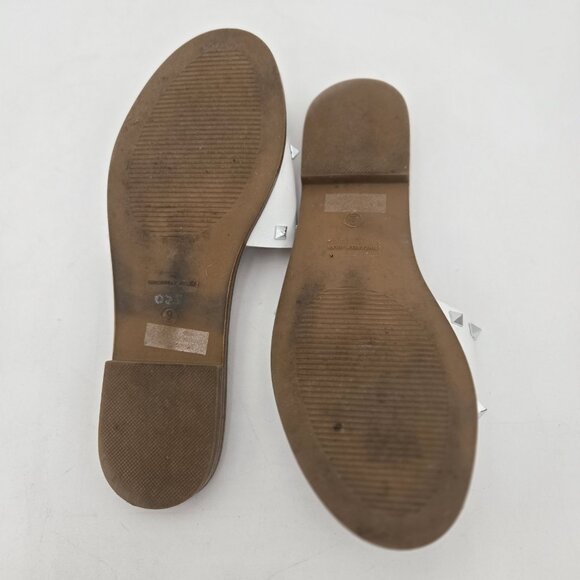 Sincerely Jules Womens 9 White Strap Slide Silver Studded Sandals Slip On Padded - Picture 7 of 8